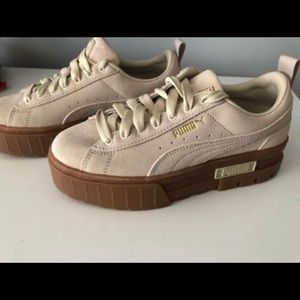 Puma platform sneaker Mayze size 7.5.